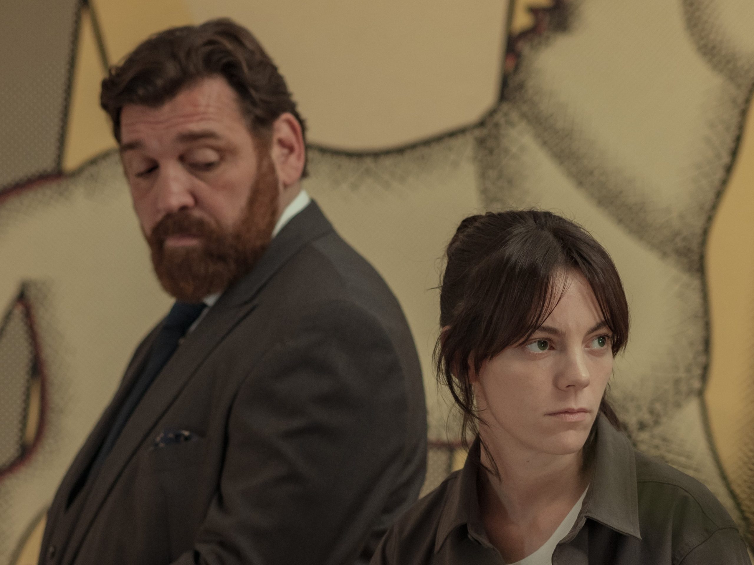 Hovik Keuchkerian y Vicky Luengo, en una imagen de 'Reina roja'.