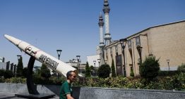 Trump negocia un acuerdo nuclear similar al que rompió en 2018 y con un Irán en posición de más fuerza