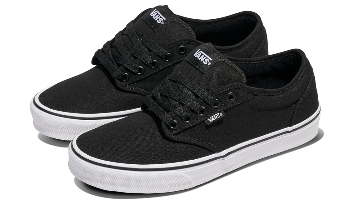 Zapatillas Vans con diseño minimalista y agarre superior en su suela.