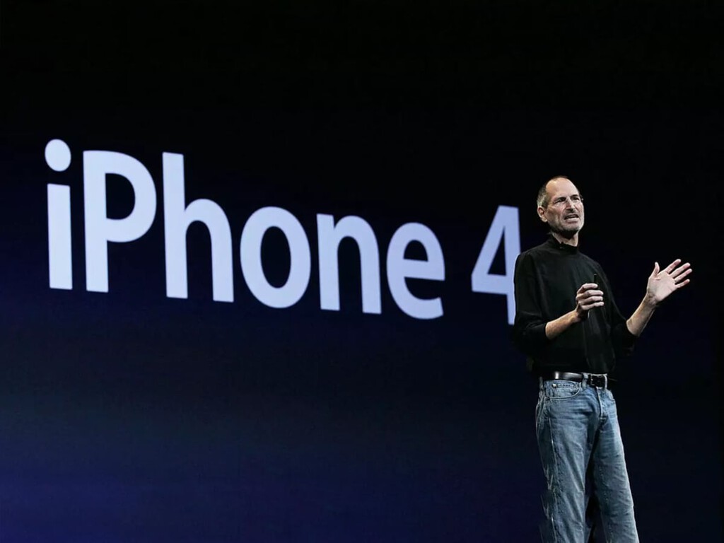 Steve Jobs dijo que "sujetábamos mal el iPhone". Un desarrollador reveló la verdad 15 años después en tan solo 20 bytes de código 