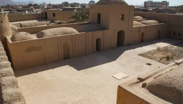 El calor cambia tu humor. Un egipcio lo entendió hace 40 años y diseñó un pueblo que “sudaba” para enfriarse