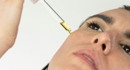 El sérum de vitamina C no sustituye a tu protector solar, pero la ciencia advierte: usar ambos es el verdadero «escudo total»