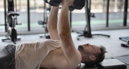 Los expertos coinciden: «Ni nadar ni caminar, a partir de los 50 años es absolutamente necesario hacer musculación»