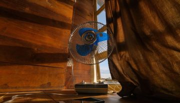 Pensamos que el ventilador nos salva del calor, pero a partir de los 35 grados logra exactamente el efecto contrario