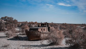 Unos científicos españoles quieren salvar al planeta con un plan alocado: rellenar de agua el mar de Aral para capturar CO2