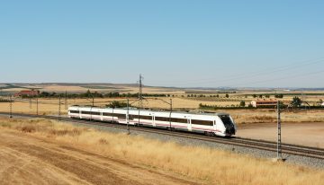 Si Renfe pierde viajeros en media distancia es por un motivo simple: «El ciudadano quiere un tren que pase a su hora y no se averíe»