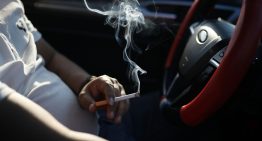 El Gobierno aprueba la nueva Ley Antitabaco: prohibido fumar y vapear en los coches de empresa y multas de 200 euros