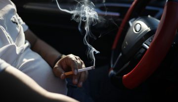 El Gobierno aprueba la nueva Ley Antitabaco: prohibido fumar y vapear en los coches de empresa y multas de 200 euros