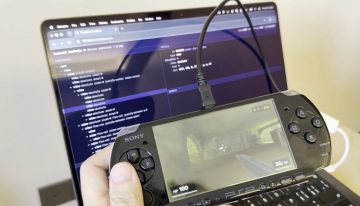 La PSP tiene más de 20 años y ninguna razón para mover ‘Counter-Strike’. Un desarrollador ha decidido intentarlo