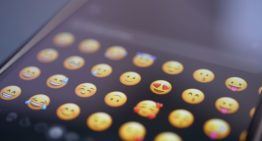 Pensábamos que usar muchos emojis era de inmaduros. La psicología acaba de demostrar que es todo lo contrario