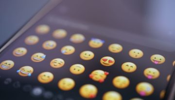 Pensábamos que usar muchos emojis era de inmaduros. La psicología acaba de demostrar que es todo lo contrario