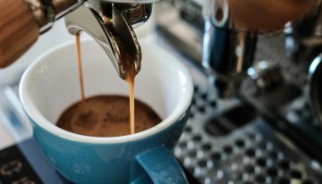 Llevamos un siglo calentando agua para hacer café. No hacía falta: basta con ultrasonidos