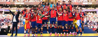 18 años, dos Mundiales, tres Eurocopas: cómo España ha pasado de "patito feo" del fútbol a dominar el siglo XXI