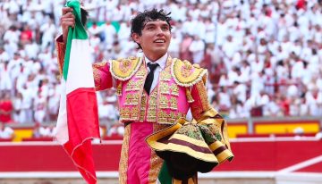 Isaac Fonseca pasea una oreja populista ante una seria mansada de José Escolar