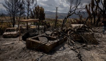 Últimas noticias del incendio forestal de Los Gallardos (Almería), en directo | Asciende a 13 la cifra de fallecidos en el incendio de Almería