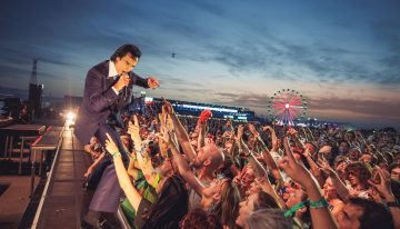Nick Cave se desgarra el alma en un antológico concierto para cerrar Mad Cool