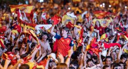 Los hijos y nietos de los emigrantes españoles en EE UU también rugen con el gol de Ferran: “Alegría, macho, esto es ‘fucking’ alegría”