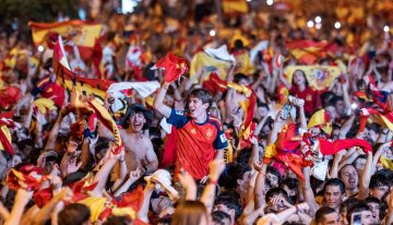 Los hijos y nietos de los emigrantes españoles en EE UU también rugen con el gol de Ferran: “Alegría, macho, esto es ‘fucking’ alegría”