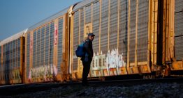 “Sudaban a chorros y jadeaban por aire”: así fue la travesía de siete inmigrantes que murieron en un tren en Texas