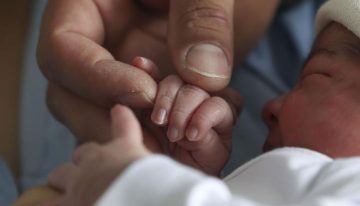 Una terapia pionera en España cura las crisis epilépticas de origen genético en una recién nacida: «Son avances extraordinarios»