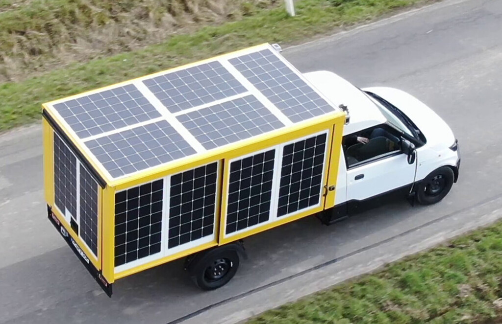 Una furgoneta repleta de paneles solares ha estado cuatro meses circulando por Europa. El resultado es tan bueno como dudoso 
