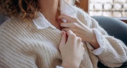 Ni es un bulto ni te impide respirar: lo que la medicina sabe hoy sobre el angustioso 'nudo en la garganta'