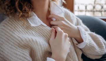 Ni es un bulto ni te impide respirar: lo que la medicina sabe hoy sobre el angustioso 'nudo en la garganta'