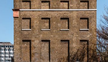En 1696, el rey de Inglaterra puso un impuesto a las ventanas. Lo que pasó acto seguido no sorprendió a nadie
