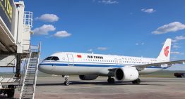 China lleva años construyendo un avión para plantar cara a Airbus y Boeing. El C919 acaba de estrenar su primera ruta internacional