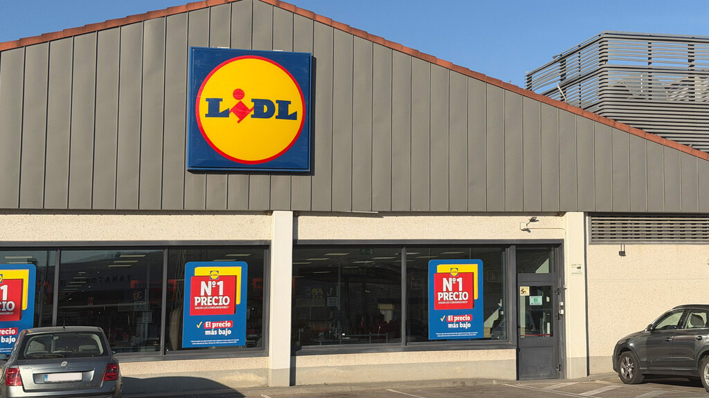 El viernes 21 de agosto llega a Lidl por 9,99 euros la solución para no quedarte sin enchufes libres en casa 