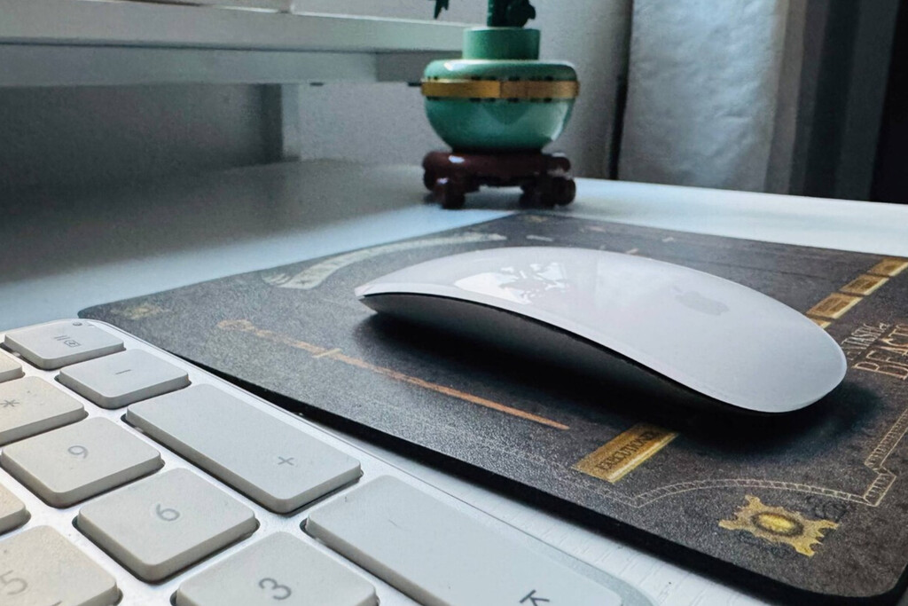A precio de outlet el Magic Mouse de Apple, un ratón con un diseño muy particular y gestos Multi-Touch 