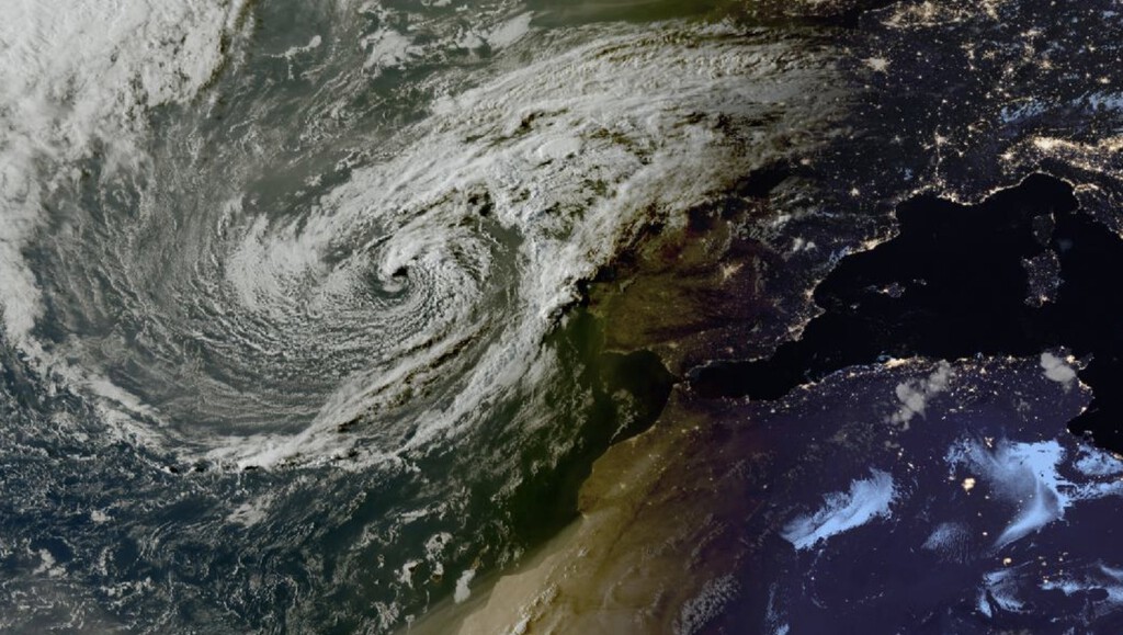 Este fin de semana el Atlántico estaba así: cada vez queda menos para que una tormenta tropical impacte en España 