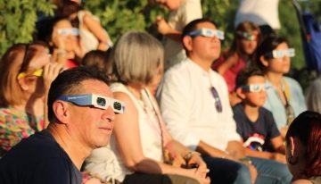El eclipse llena las urgencias de los hospitales madrileños: «La mayoría son jóvenes con ansiedad por no haber hecho las cosas bien»