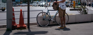 En Tokio han decidido combatir la ola de calor con una medida extrema en las oficinas: permitir a los hombre enseñar las canillas