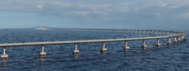 China levanta el puente más largo de Sudamérica: una mole de 12 kilómetros sobre el mar