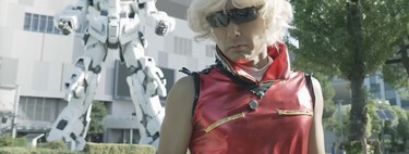 Un político japonés ha intentado 'hackear' las elecciones disfrazándose de villano de 'Gundam'. Bandai no se lo ha tomado bien