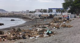 El Gobierno reubica a más de un millar de migrantes de la playa de El Trampolín y prevé habilitar nuevos espacios