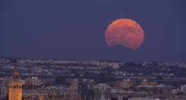 ¿Cuándo hay Luna llena en agosto 2026 y por qué se llama del esturión?