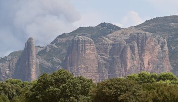 Un juez envía a prisión provisional al detenido por el incendio en Las Peñas de Riglos (Huesca)