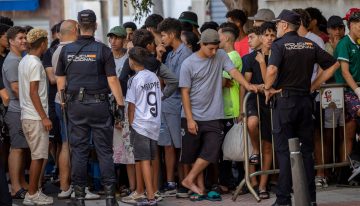 Última hora de la entrada de inmigrantes a Ceuta, en directo | Italia ve “desproporcionada” la reacción de Sánchez a sus controles e insiste en proteger sus fronteras