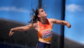 Inés López baila con el disco en los Europeos de atletismo