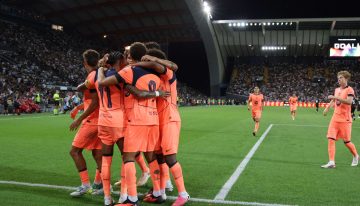 El Barcelona se impone al Nottingham Forest pero cae ante el Udinese en el triangular amistoso