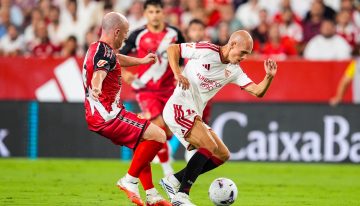 El Sevilla remonta de penalti ante un Rayo muy flojo