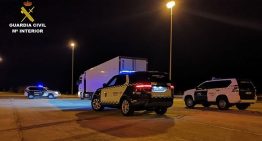 La Guardia Civil descubre cómo un camionero canario perdió todos los puntos del carné y siguió conduciendo durante años