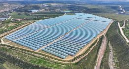 China tiene un problema con las tierras arrasadas por las minas de carbón. Ahora está llenándolas de cultivos e invernaderos