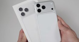La psicología detrás de la caja de un iPhone. Hasta el olor es marketing ideado por Steve Jobs y Jony Ive