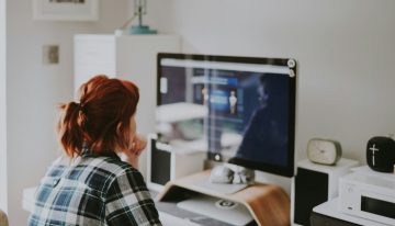 Hay una línea roja para muchos empleados en España: uno de cada tres se iría de su empresa si le quitan días de teletrabajo
