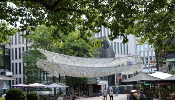 A falta de árboles, buena es su sombra: un estudiante alemán ha inventado un textil que da sombra, respira y deja pasar viento y lluvia