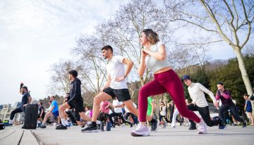 Ni correr ni ir al gimnasio: la ciencia tiene claro que el deporte que más años de vida regala se juega con raqueta