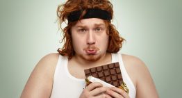 ¿Quieres hacer más repeticiones en el gimnasio? Llévate una barrita de chocolate, pero no te la comas